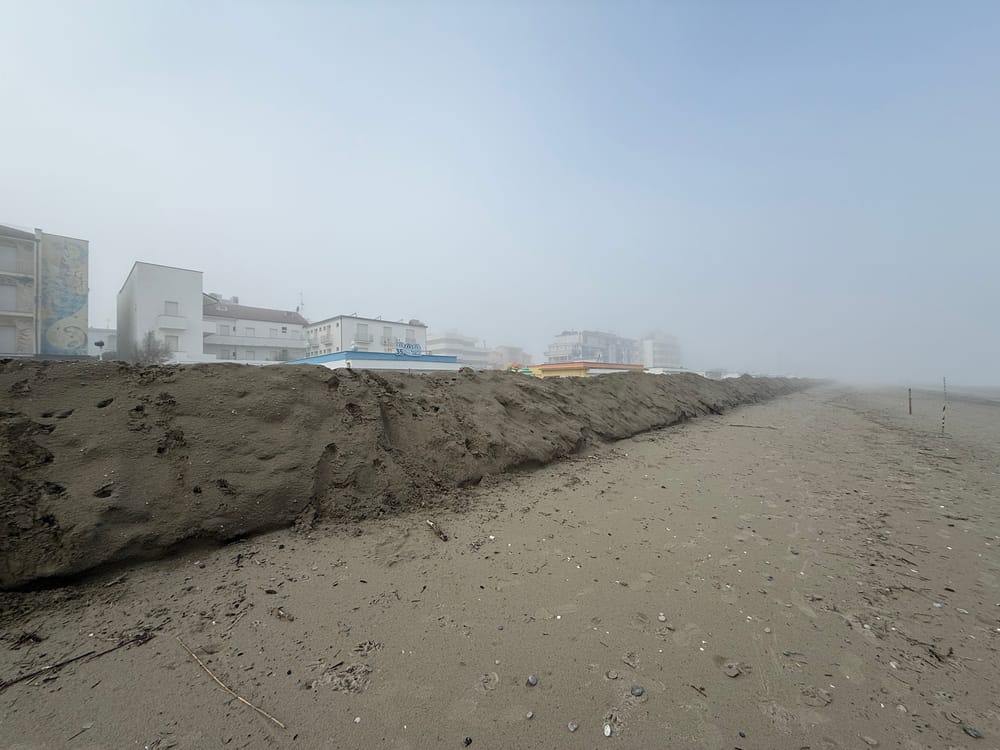 Costruita una barriera di sabbia sul litorale romagnolo, Marevivo: "Danni alla biodiversità" post image