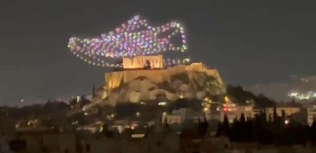 Adidas sull’Acropoli, scoppia la polemica: quando la pubblicità "calpesta" la storia post image