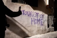 Come l'overtourism sta trasformando Napoli post image