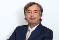 Morti improvvise nei giovani e vaccini anti-Covid, Burioni: "Ecco la verità" post image