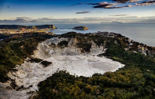 Un nuovo studio mette in luce la struttura interna dei Campi Flegrei post image