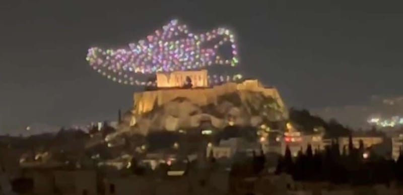 Adidas sull’Acropoli, scoppia la polemica: quando la pubblicità "calpesta" la storia post image