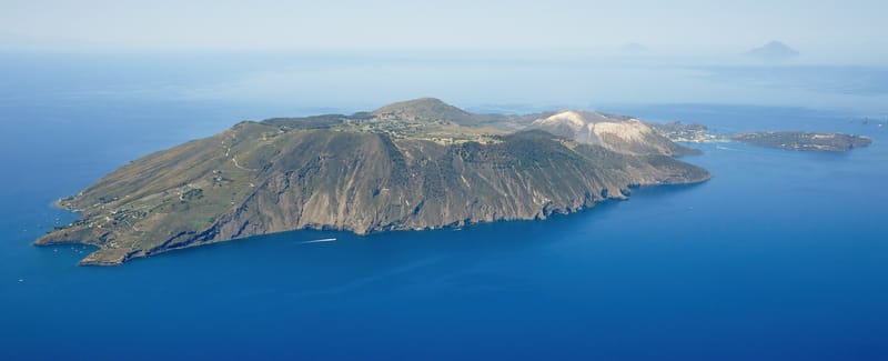 Dati satellitari e IA: così si indaga il sistema idrotermale dell'isola di Vulcano post image